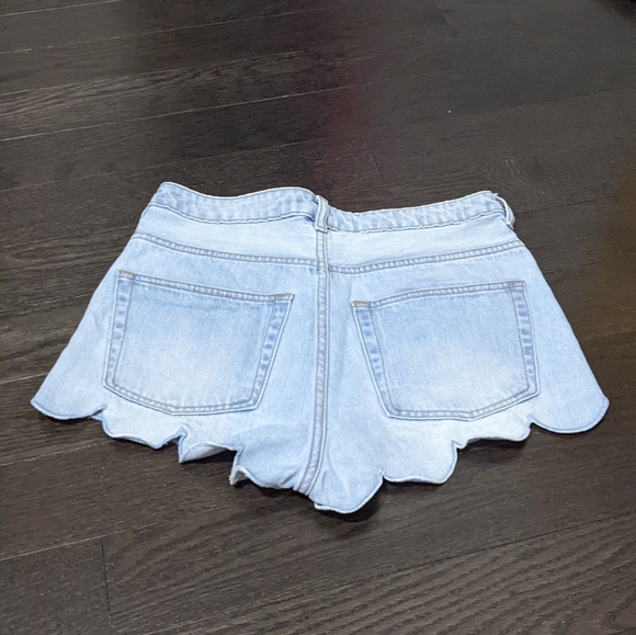 H&M light blue shorts with scallop trims.  Size 6 - Picture 3 of 3
